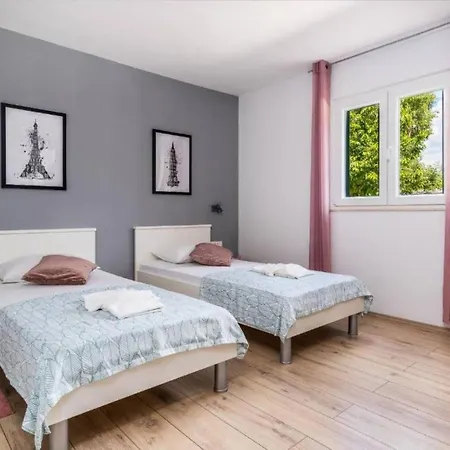 Casa de Férias Mendula Primorski Dolac